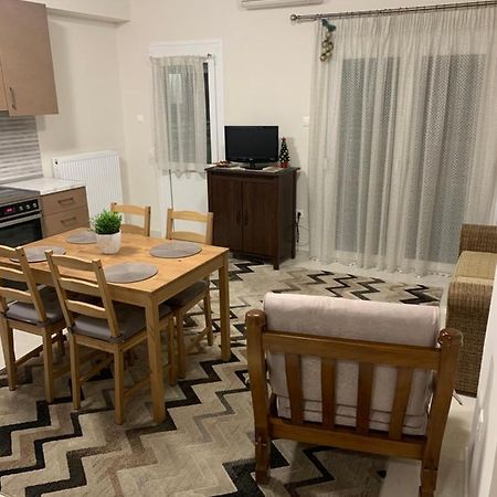 Renovated Apartment In The Center Of Larisa Exterior foto